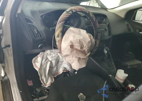 2018 Ford Focus Se z USA, uszkodzony, nr VIN 1FADP3F24JL200845